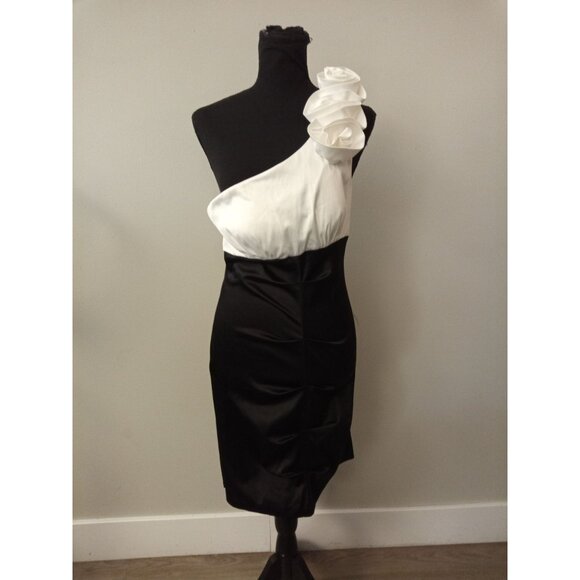 Windsor Junior's Black and White One Shoulder Dress Size 9 - Picture 1 of 5